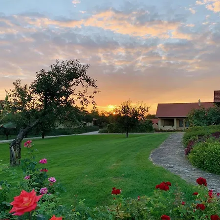 Farm stay Beni Family Wine Farm *