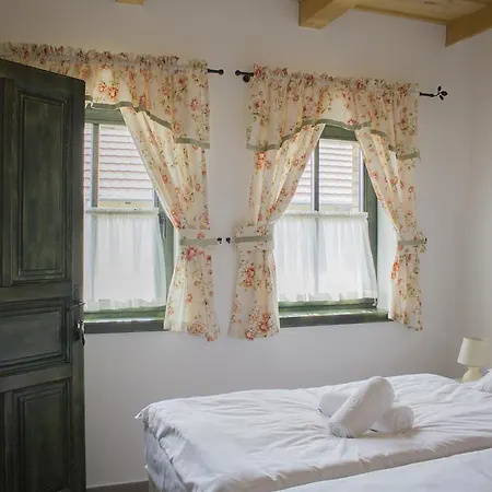 Farm stay Beni Family Wine Farm